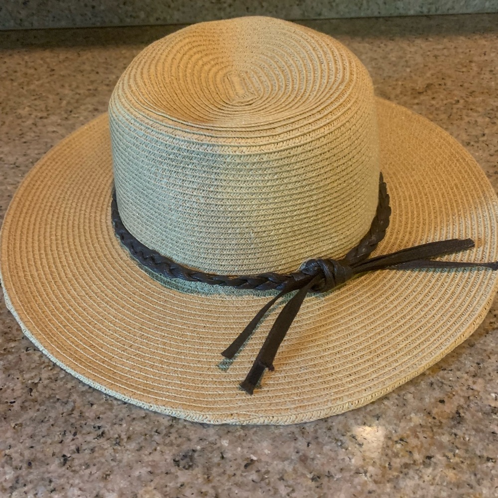 Carly Jean hat